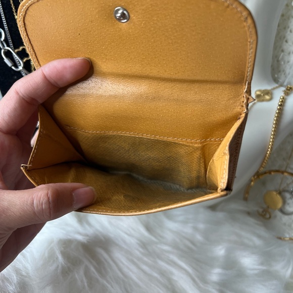 Gucci Yellow Wallet - Picture 8 of 11